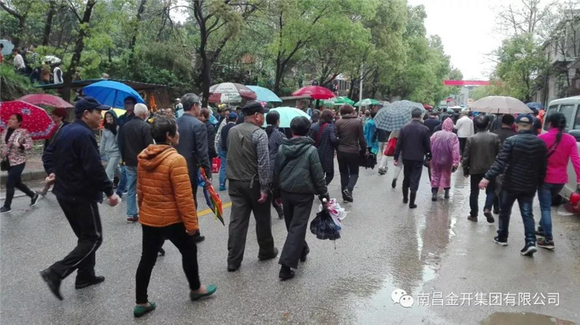 精心部署,管护公司圆满完成清明祭扫周边环境整治工作