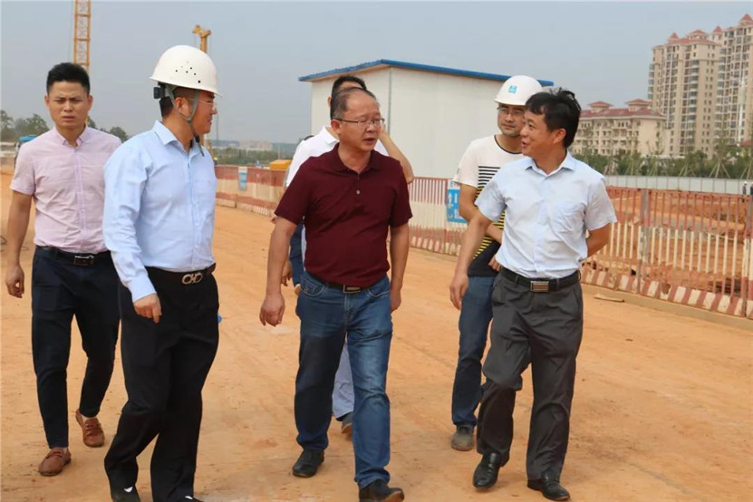 饶海鹏深入中医药科创城现场督导项目建设