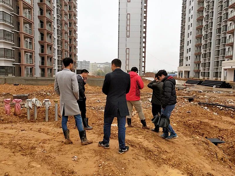 物业公司组织开展赤府花园一期前期工程对接工作