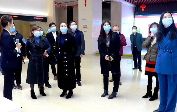 新建经开区党工委书记万红玲一行莅临人力资源服务产业园