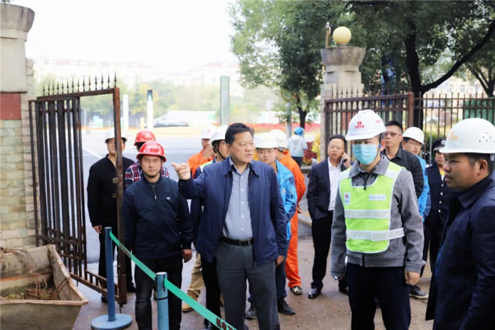 董事长谢荣华实地调研城市建管十大提升项目建设情况