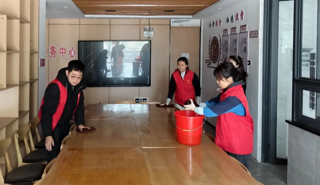 集团开展“传承雷锋精神 服务社区群众”主题活动